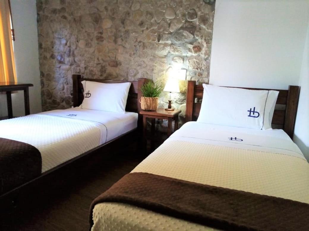 Ecohotel Bordones Isnos Екстериор снимка