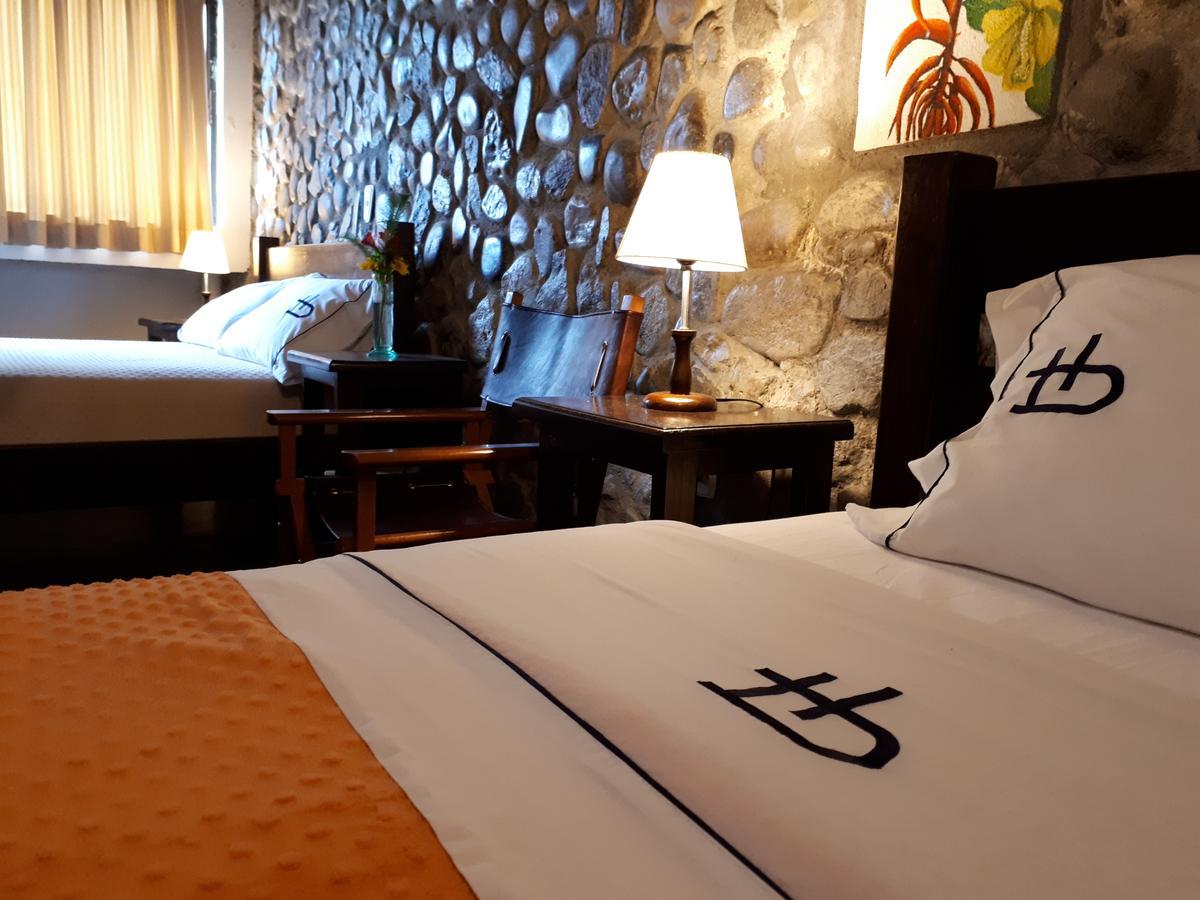 Ecohotel Bordones Isnos Екстериор снимка