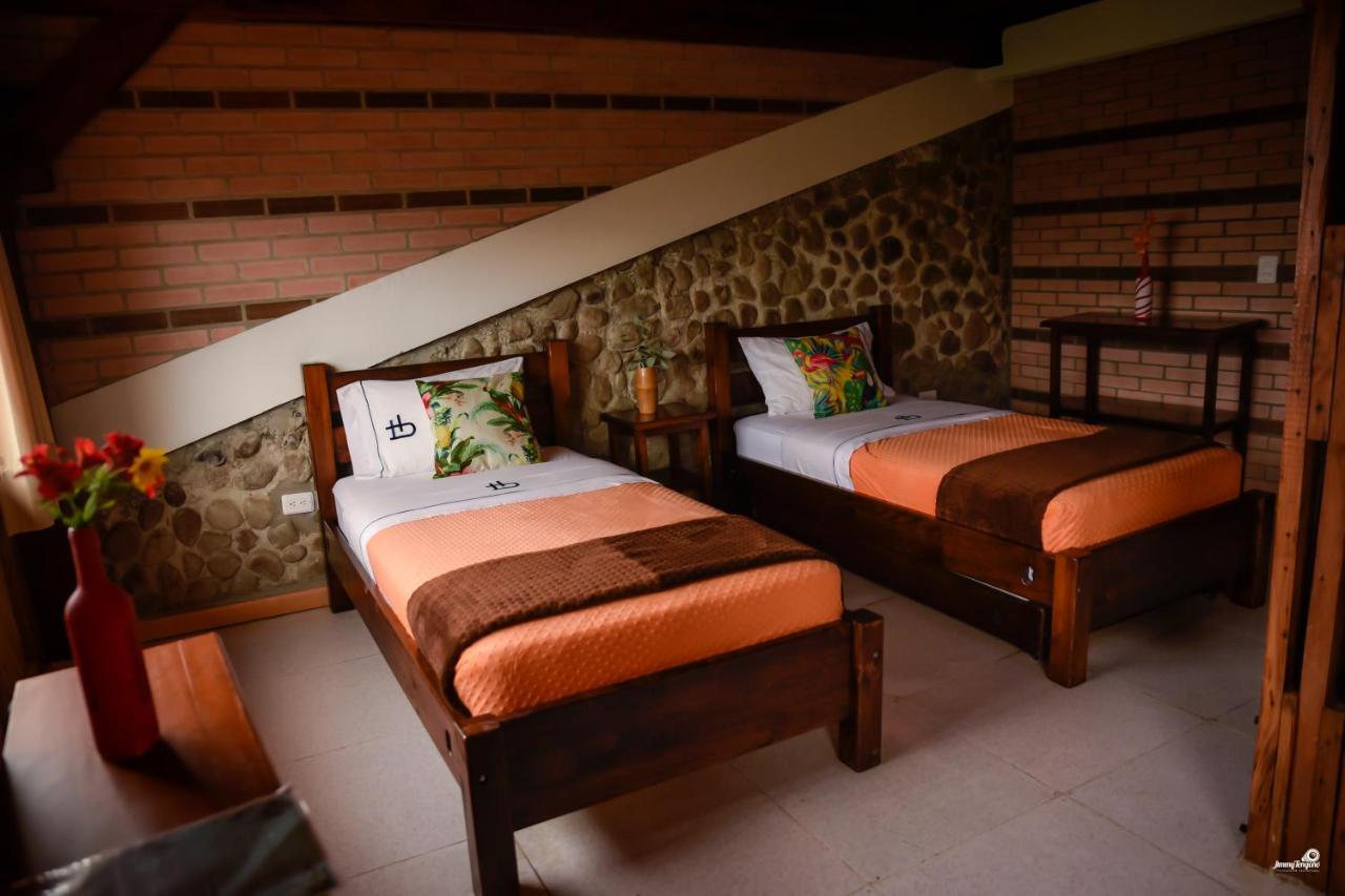 Ecohotel Bordones Isnos Екстериор снимка