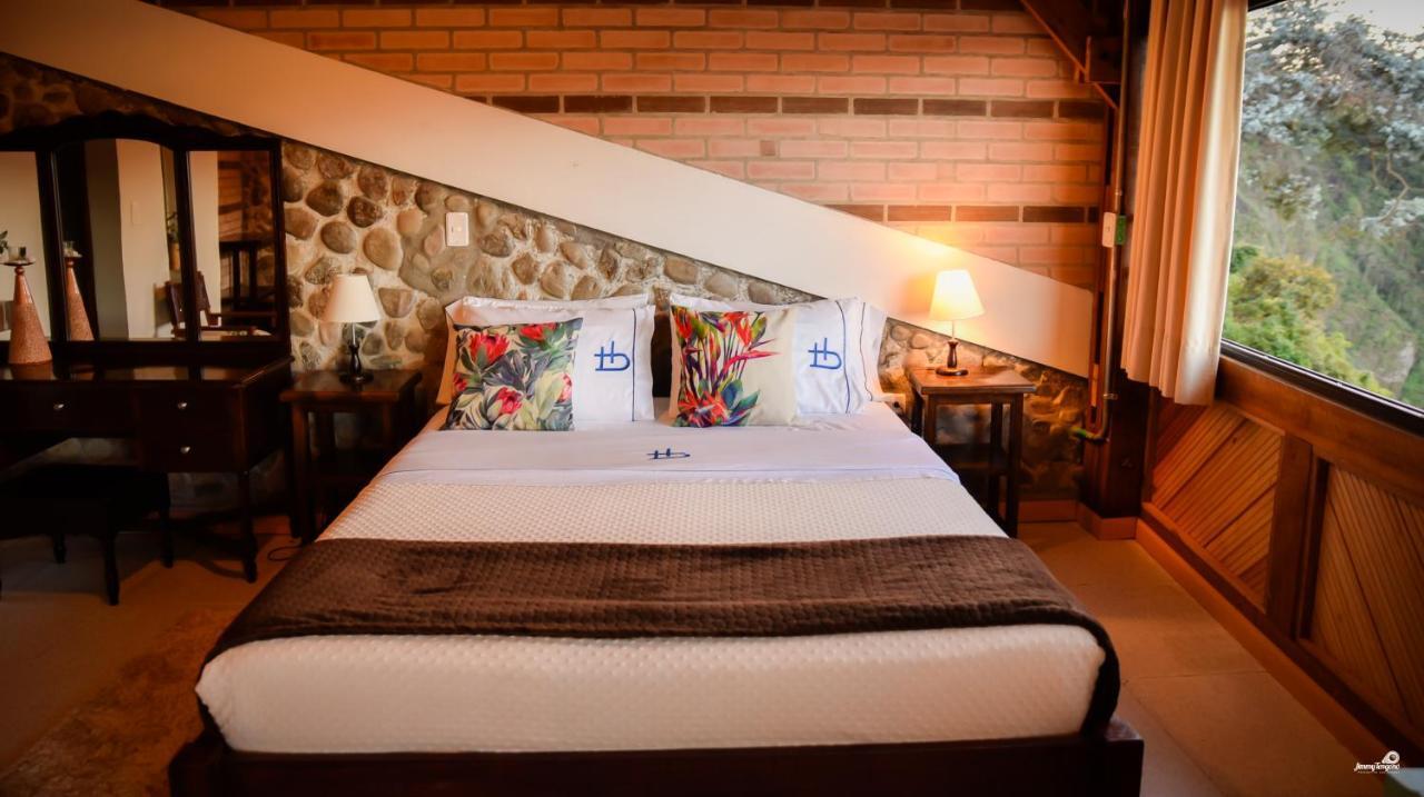 Ecohotel Bordones Isnos Екстериор снимка