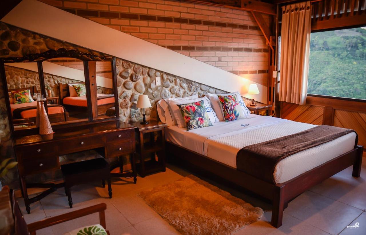 Ecohotel Bordones Isnos Екстериор снимка