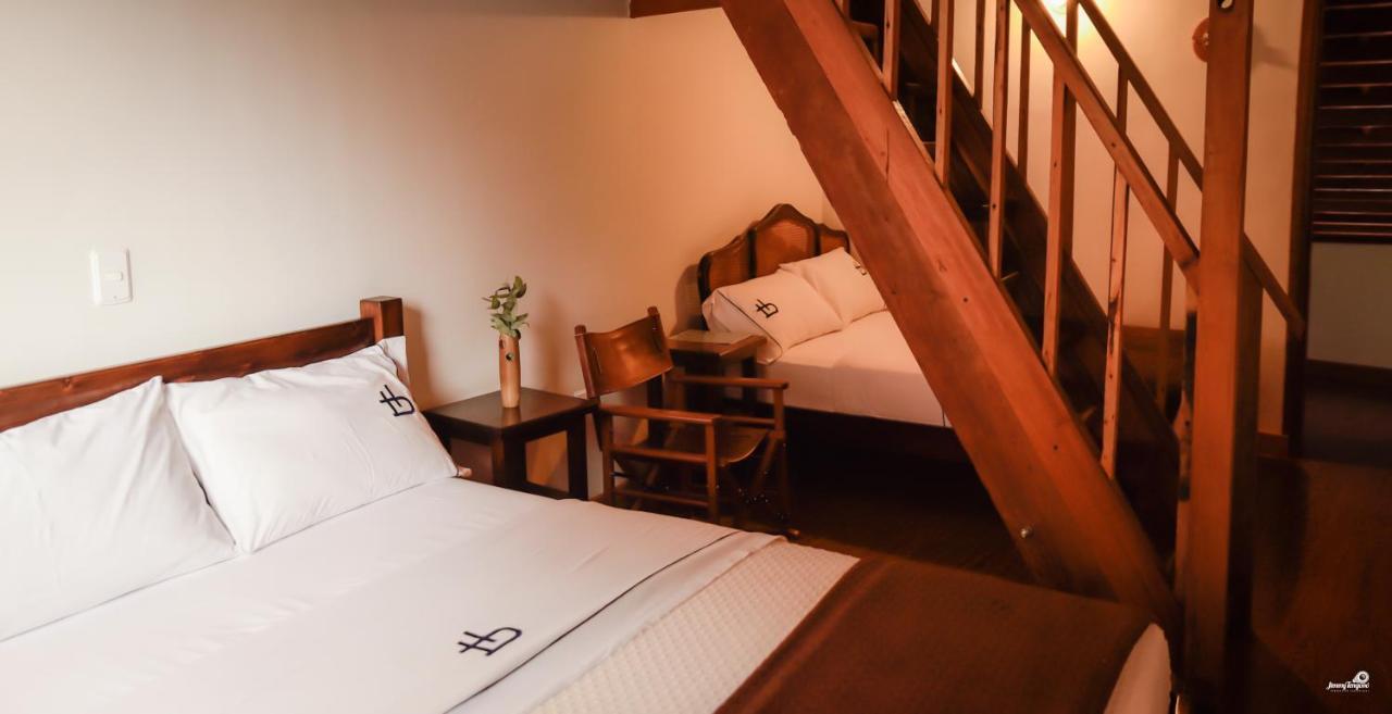 Ecohotel Bordones Isnos Екстериор снимка